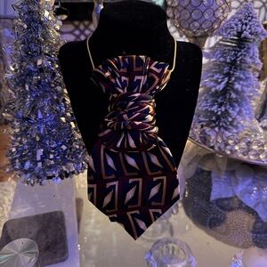 Elegant Burgundy and Gold Geometric Tie